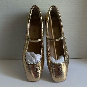 Dolce Vita Reyes Gold Distressed Leather Flats size 8